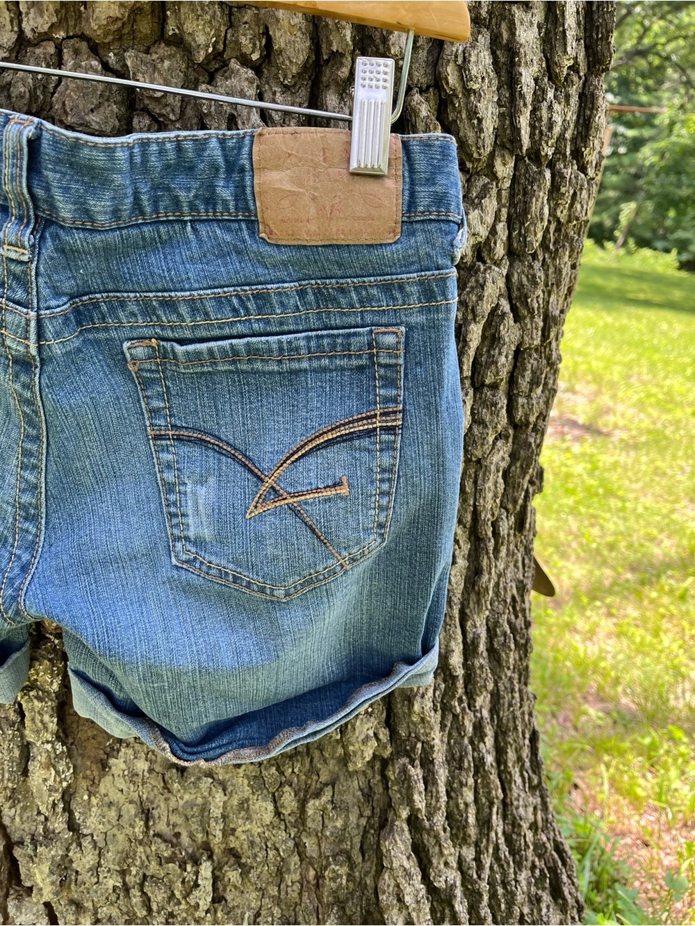 ⭐️Amethyst Roll-up Denim Shorts in size  7